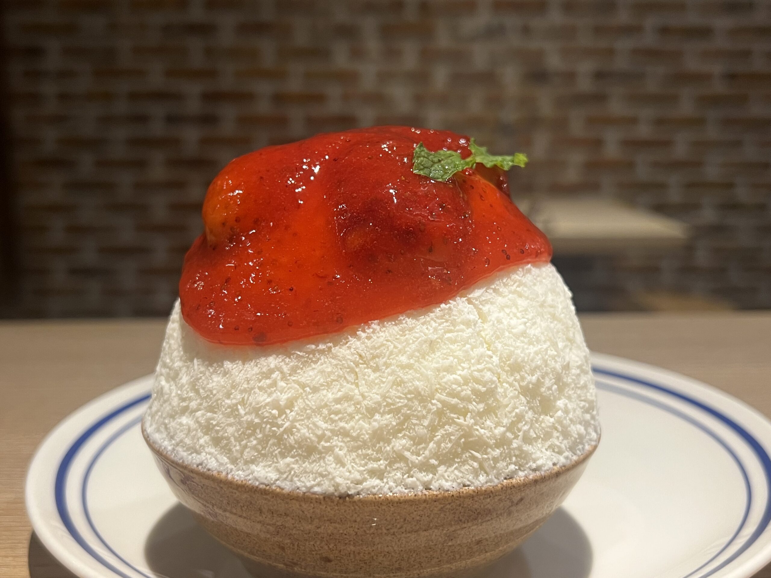 ストロベリーソースがのったAfter Youのかき氷