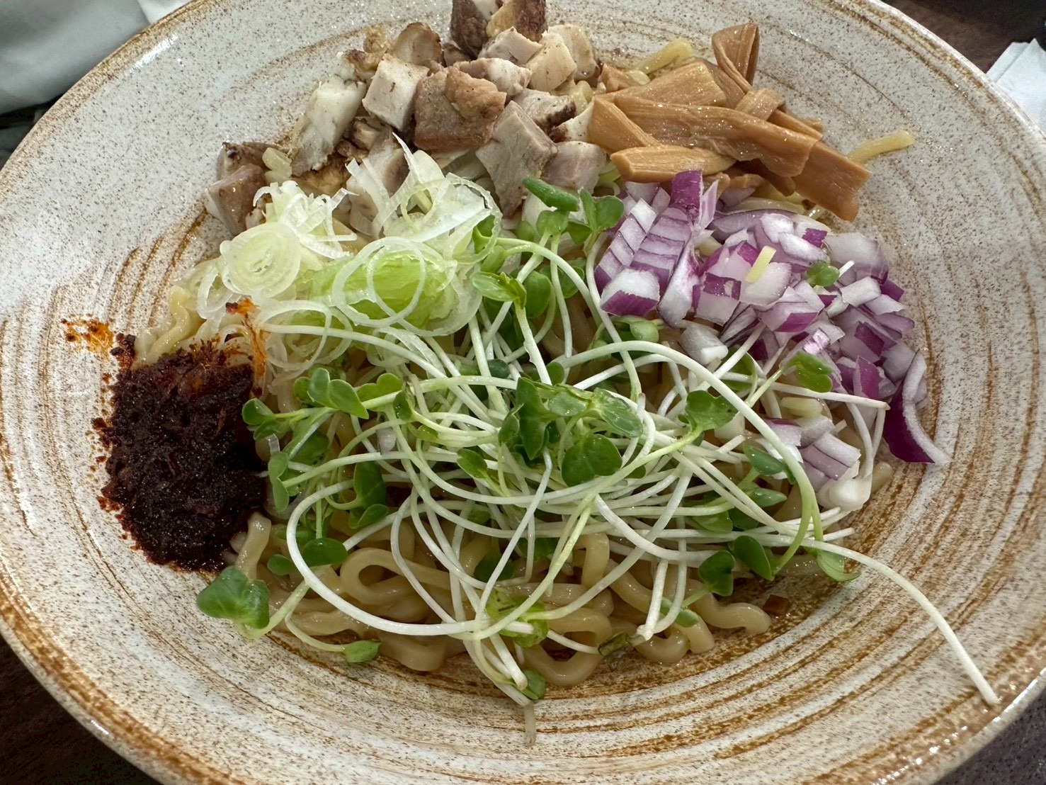 TSUKURUの汁無し油ラーメン