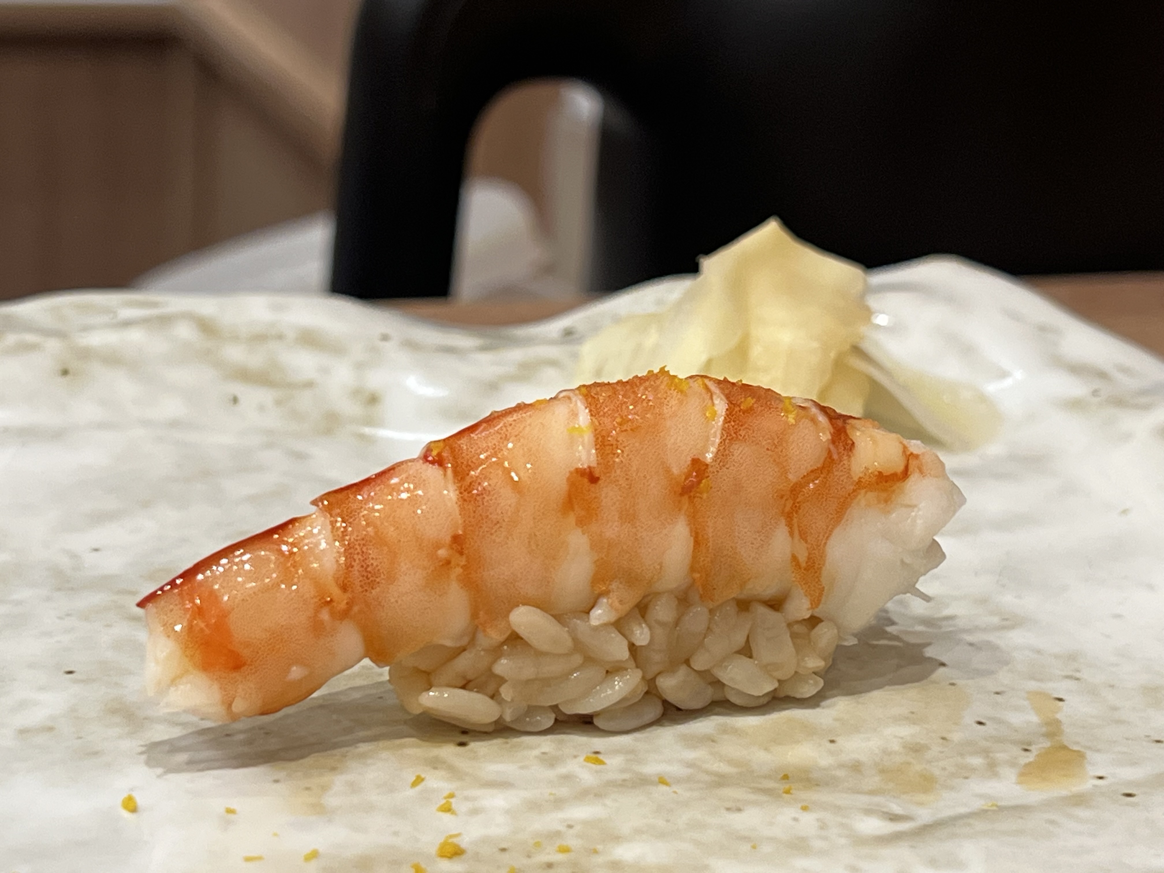玄武で食べた赤い縞模様が美しい海老の握り寿司