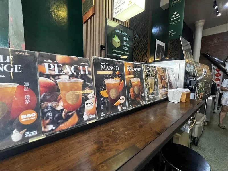 ヤワラートにあるThree Tea Potsの店頭メニュー